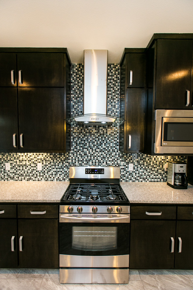 Trendy kitchen photo in Austin