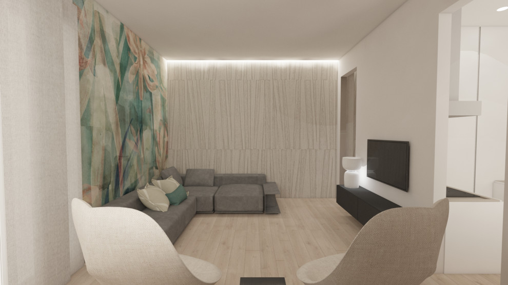 Стильный дизайн: маленькая гостиная комната в современном стиле с светлым паркетным полом, обоями на стенах, белыми стенами, телевизором на стене, зоной отдыха и красивыми шторами для на участке и в саду - последний тренд