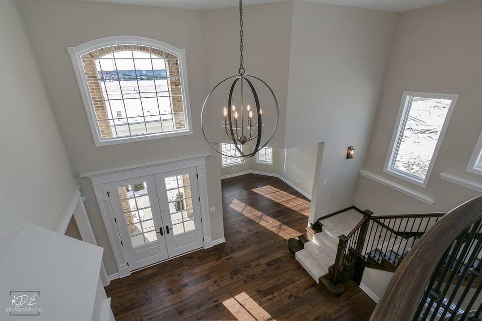 Entryway - transitional entryway idea in Chicago