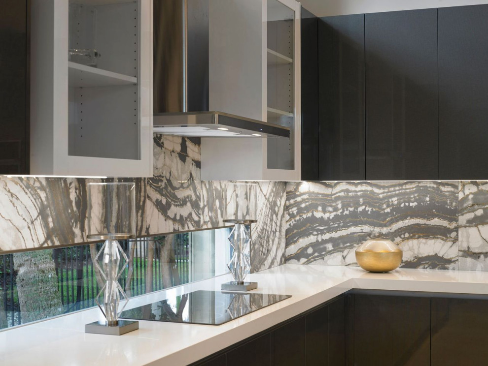 Transitional kitchen photo in Miami