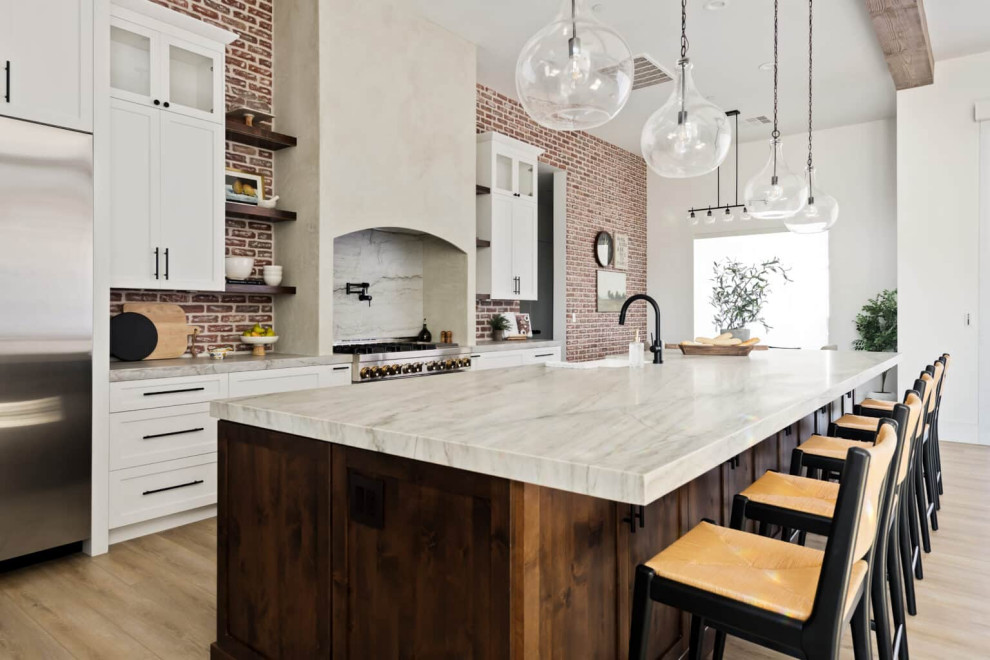 Mountain style kitchen photo in Las Vegas
