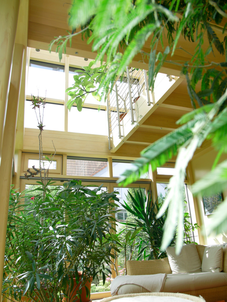 Geräumiger Moderner Wintergarten mit Glasdecke in Sonstige