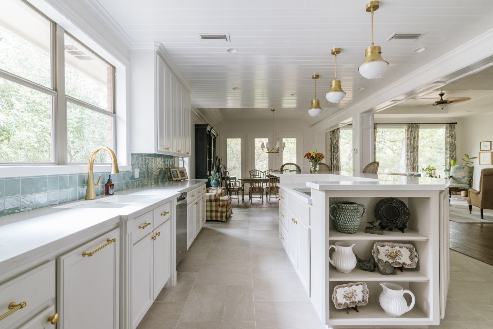 Inspiration for a transitional kitchen remodel in Austin
