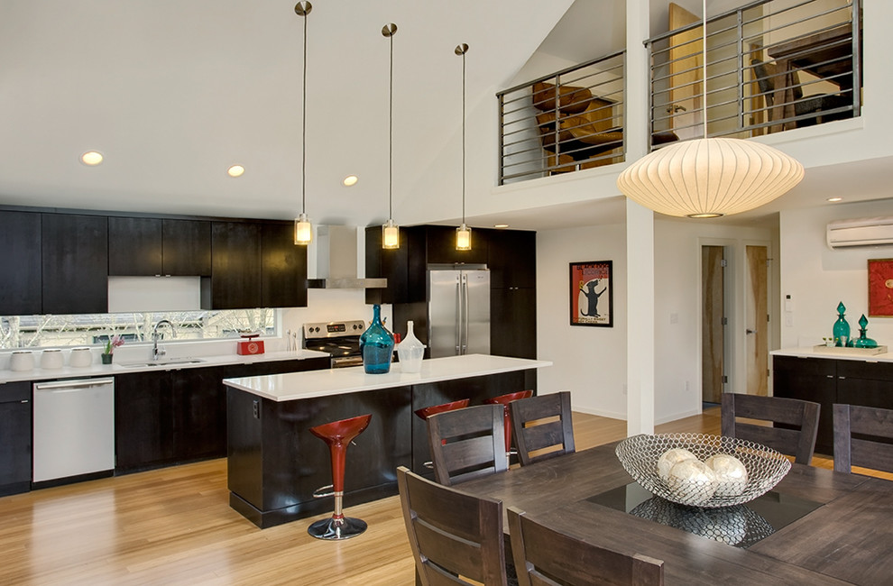 Inspiration for a contemporary kitchen in Seattle.