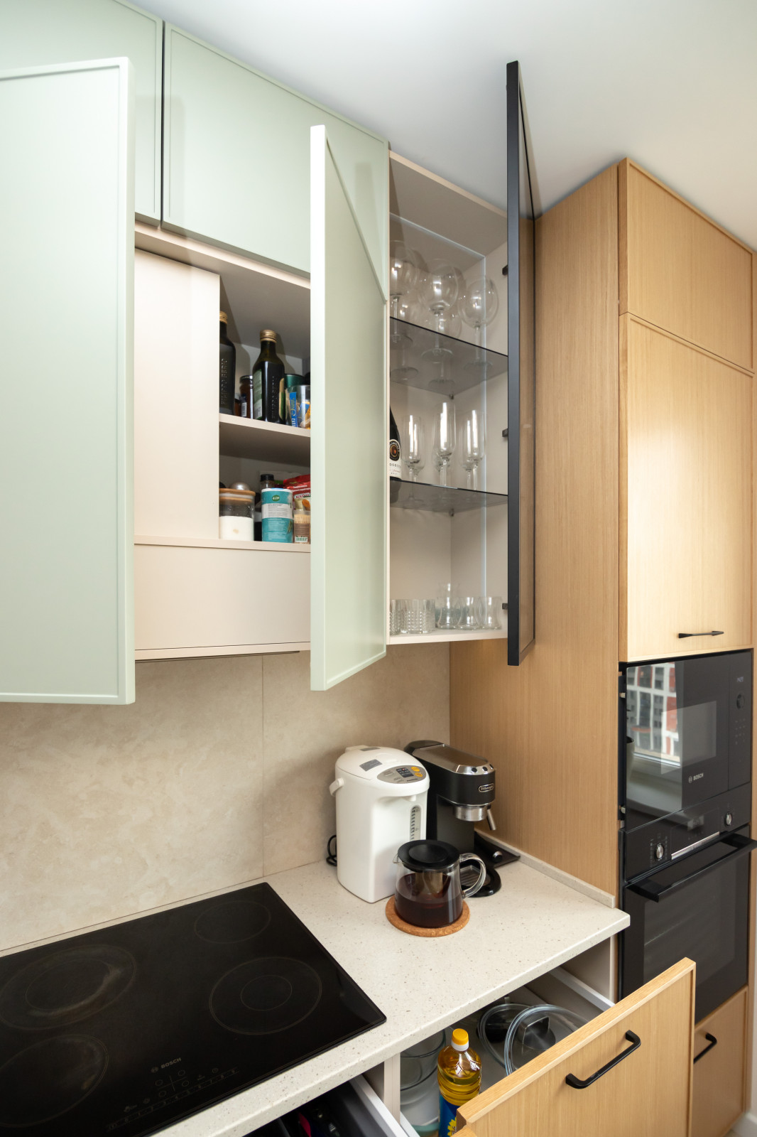 Неоклассическая кухня в трендовых цветах этого года