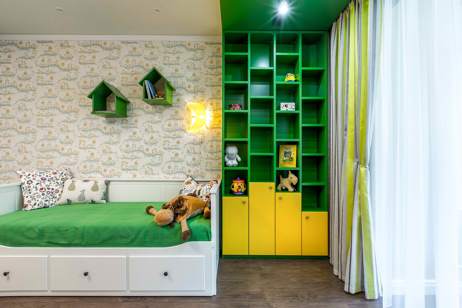 Интерьер с зелеными акцентами