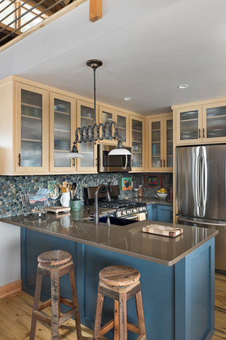 Example of a small mountain style kitchen design