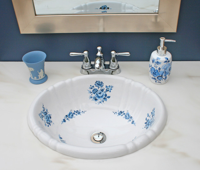 Blue Amaranth Hand Painted Sink In Blue Bathroom Klassisch