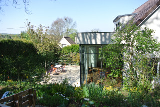 おしゃれな斜面ガーデニング 目隠し の画像 21年9月 Houzz ハウズ