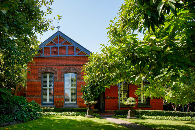 Tic Tac Toe transitional-exterior