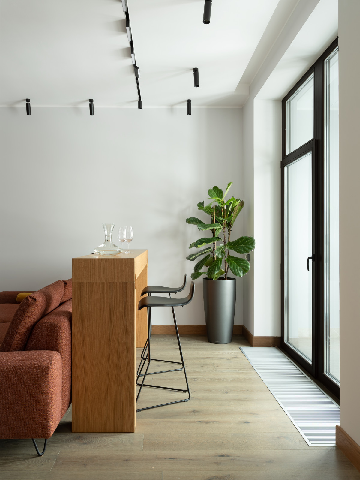 Минималистичная квартира в Москве 117 кв. м