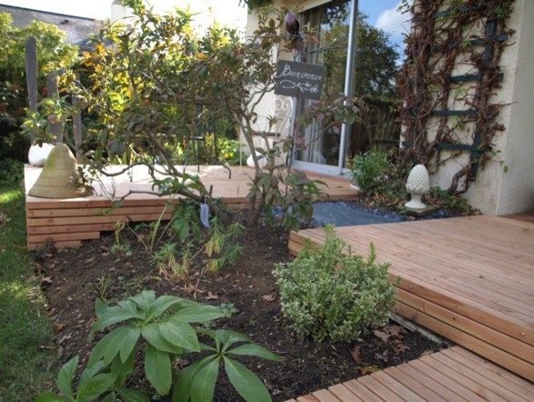 Finition en retomb&eacute;e d'une terrasse FREEDECK en Douglas contemporary-deck