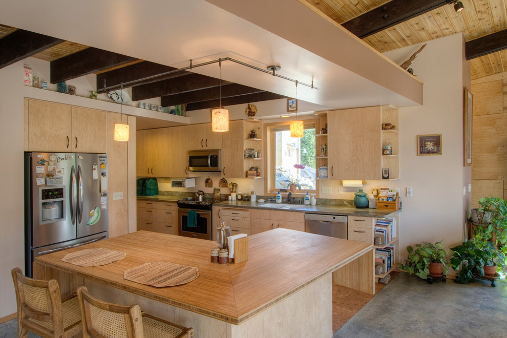 Kitchen - rustic kitchen idea in Seattle