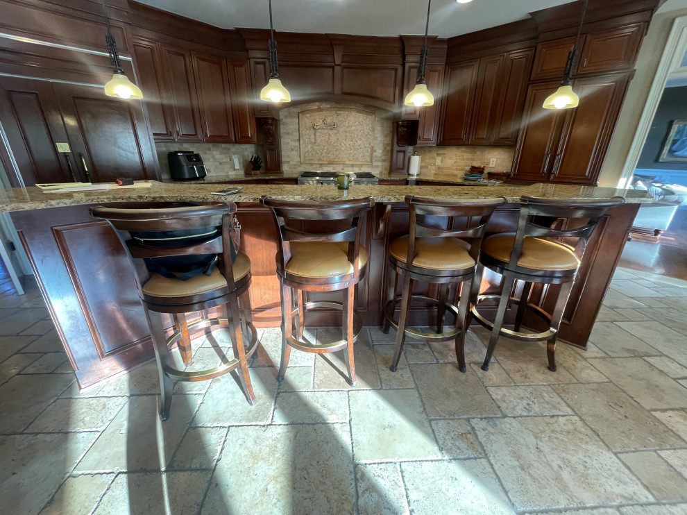 Home design - transitional home design idea in Indianapolis