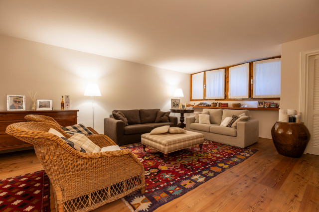 Una casa che racconta chi la abita eclectic-living-room
