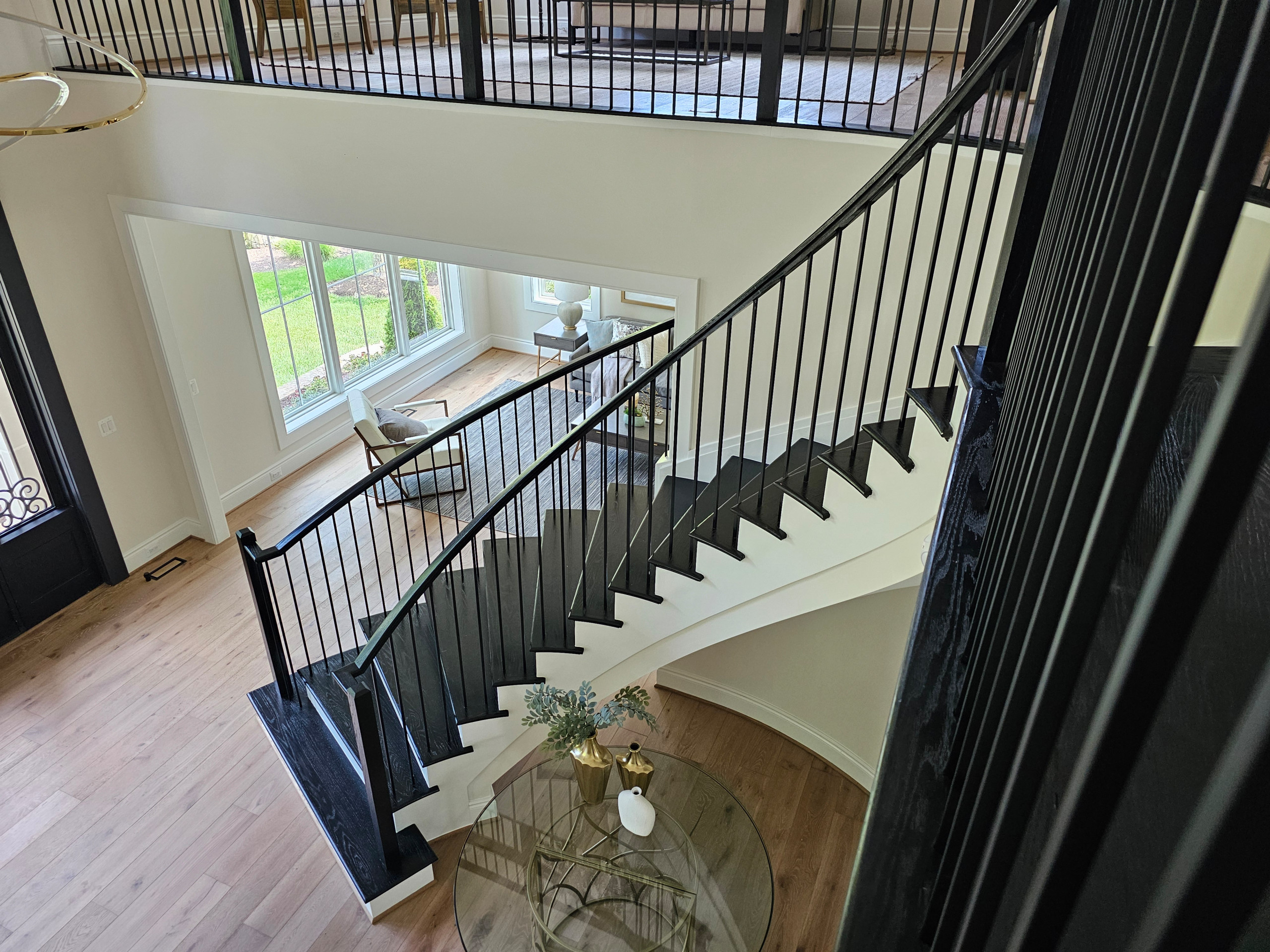 Elegant Curve Elevates Modern Design, Mclean, VA 22101