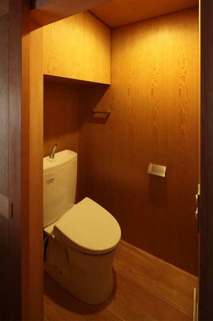瀬谷の書斎 scandinavo-bagno-di-servizio