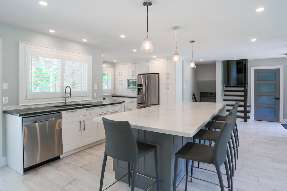 Inspiration for a transitional home design remodel in Toronto