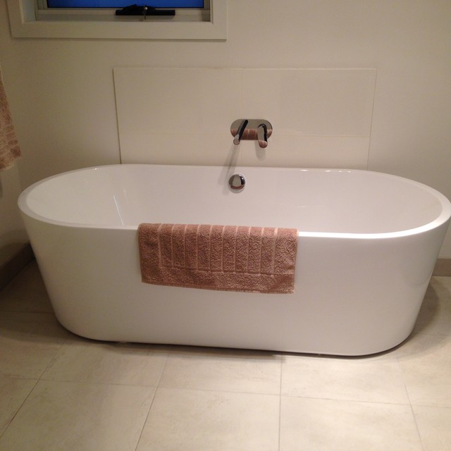 Short Term Holiday Rental Management & Maintenance contemporary-bathroom