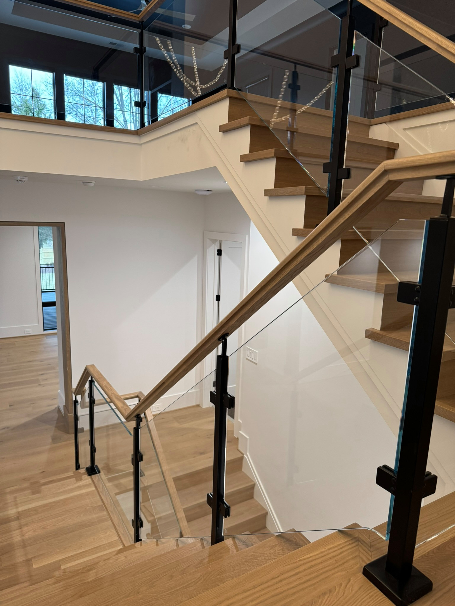 134_Modern White Oak Stair with Glass Balustrade, Vienna, VA 22180