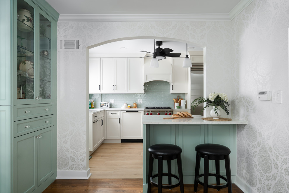Inspiration for a transitional kitchen remodel in Chicago