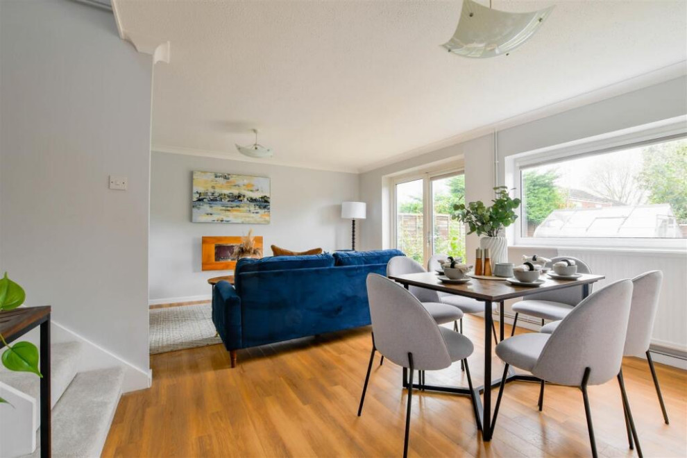 232 Parkers Walk - Stage to Sell
