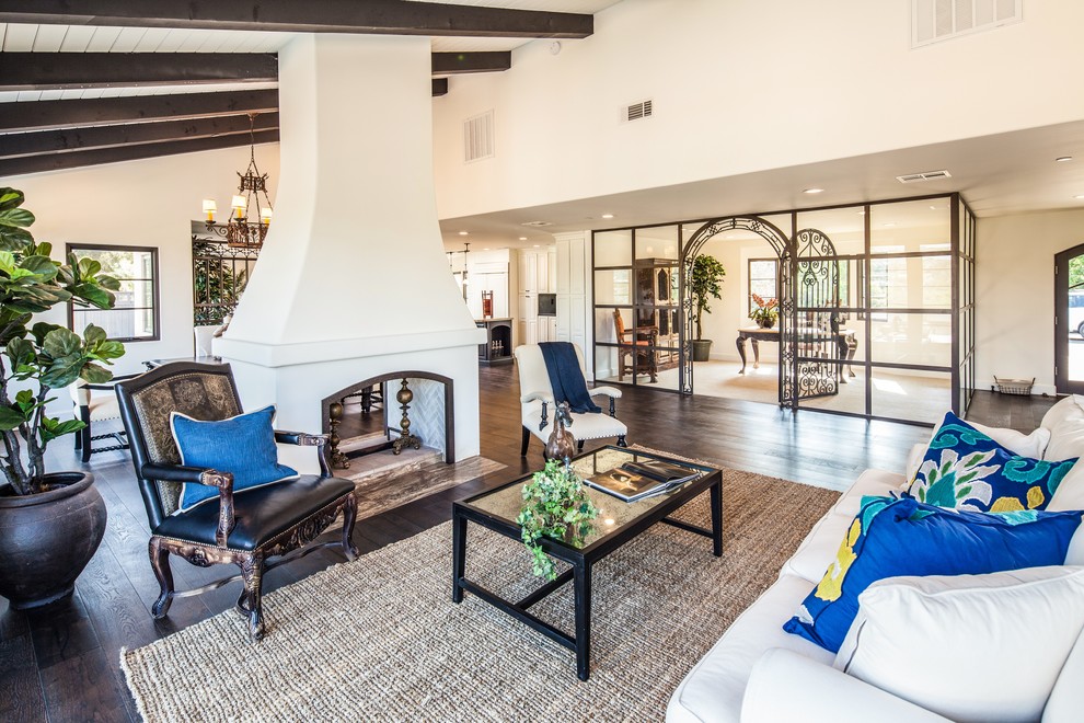 This is an example of a transitional living room in San Diego.