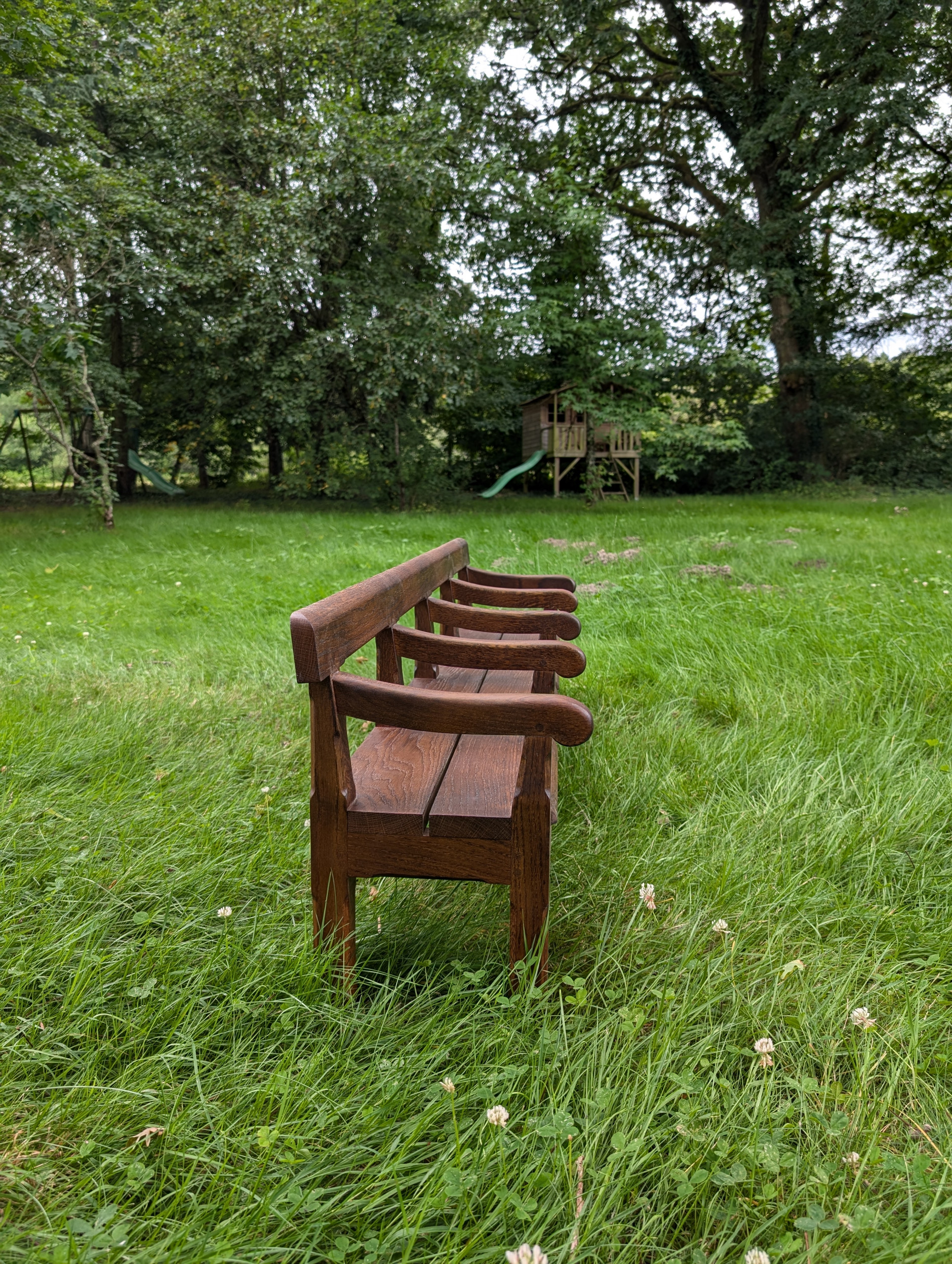 Banc d'enfant en menuiserie traditionnelle