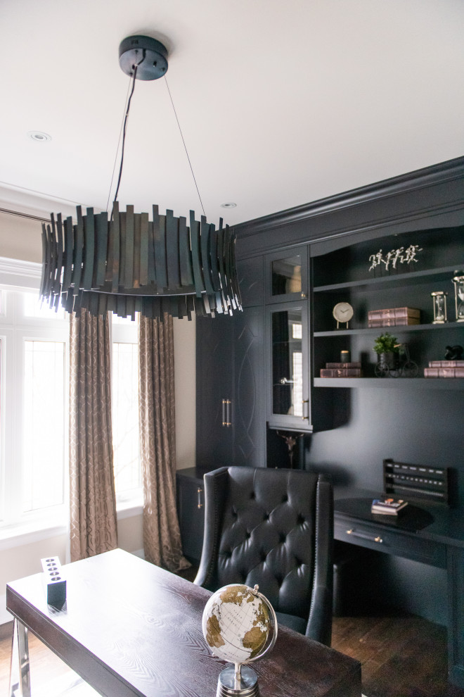 Inspiration for a transitional home design remodel in Toronto