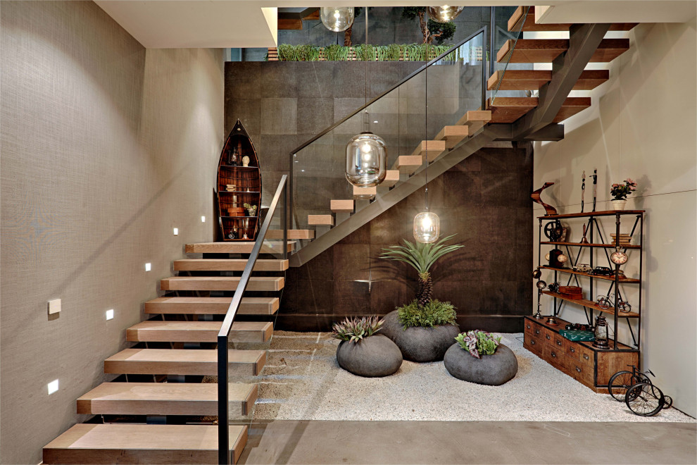 Design ideas for a world-inspired staircase in Delhi.