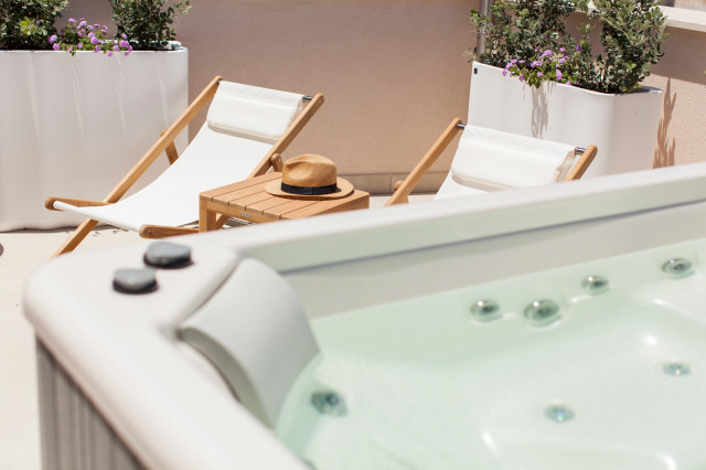 ApartHotels moderno-terraza-y-balcon