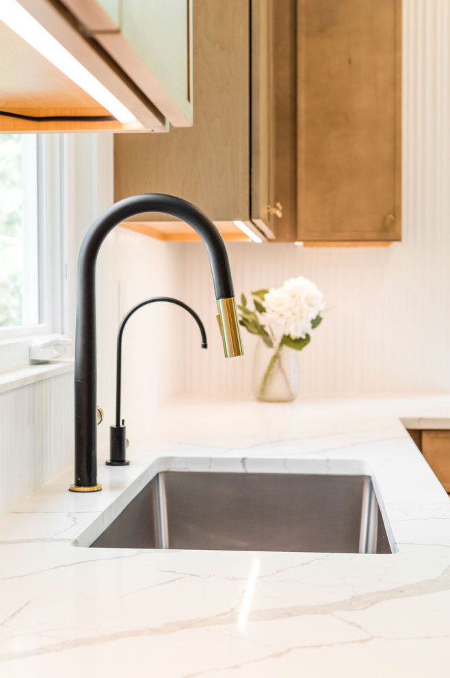 Contemporary Kitchen with Organic Modern Style