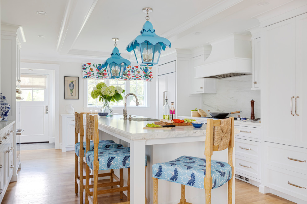 Kitchen - transitional kitchen idea in Boston