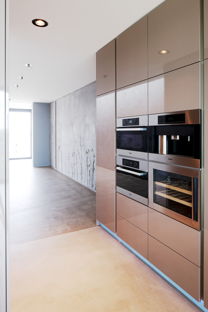 Offene Kuche In Braun Blau Modern Kuche Leipzig Von Siematic Exklusivstudio Moebelplus Gmbh