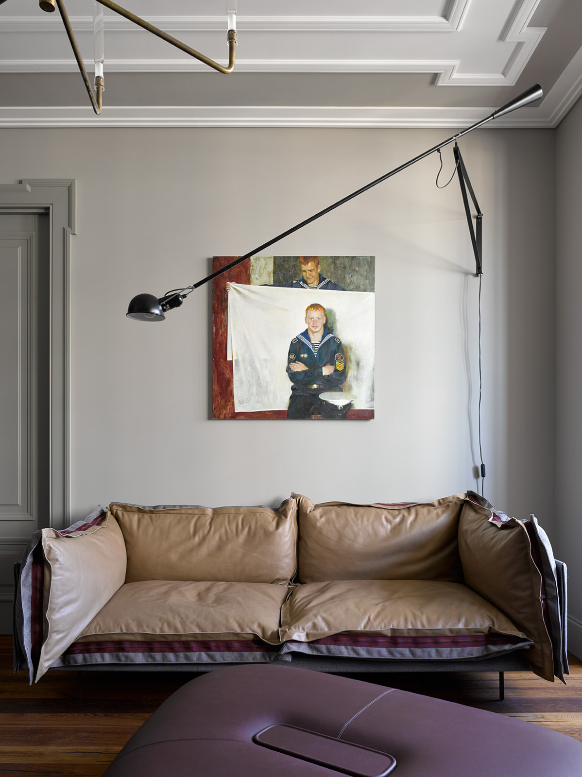 Современная московская квартира с предметами мебели mid-century