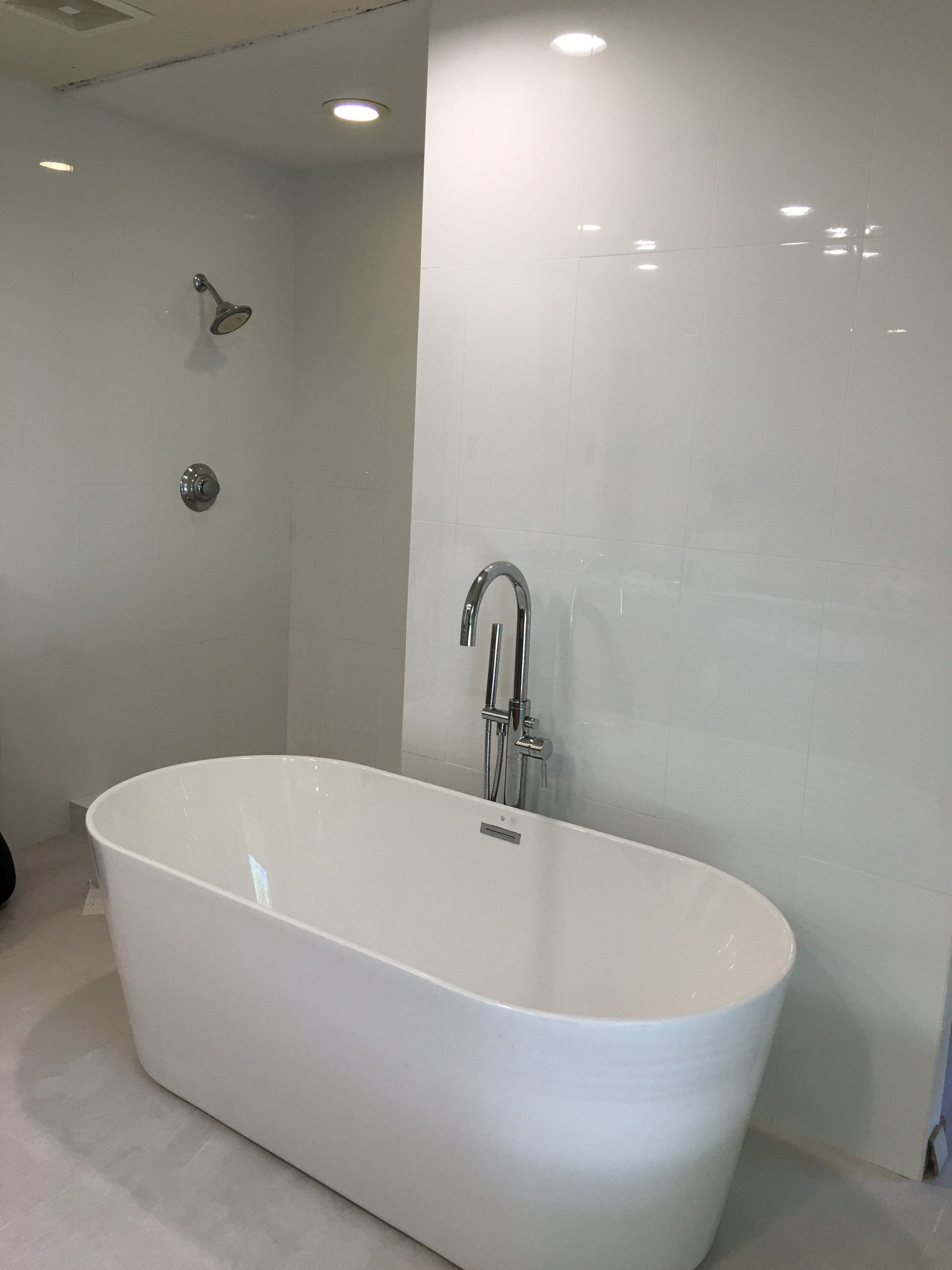 Tub Contemporary