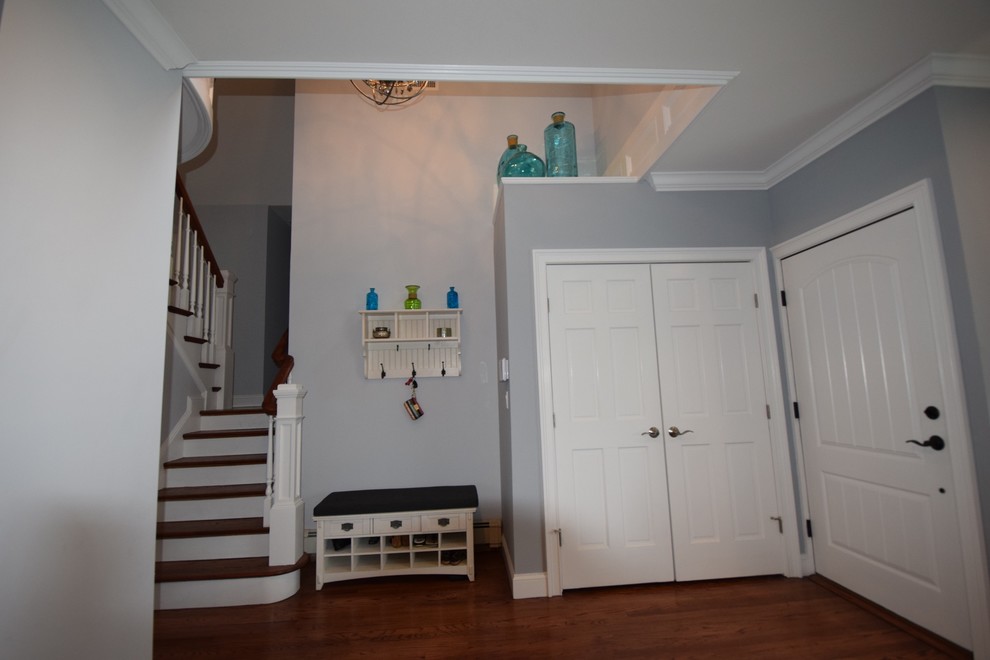Home design - transitional home design idea