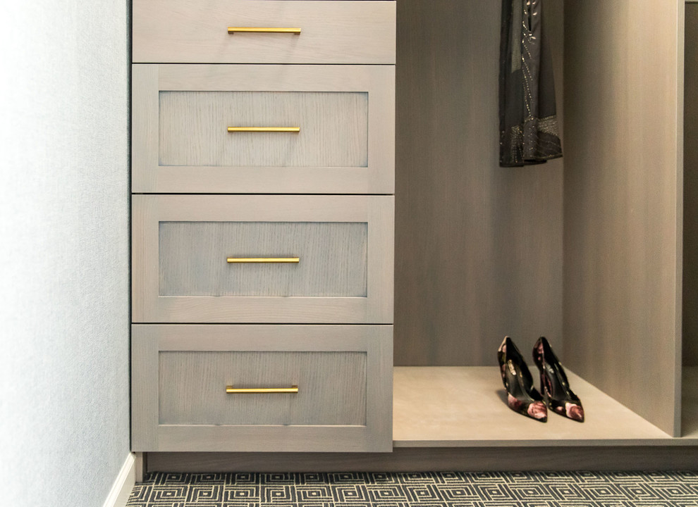 Inspiration for a transitional home design remodel in Chicago