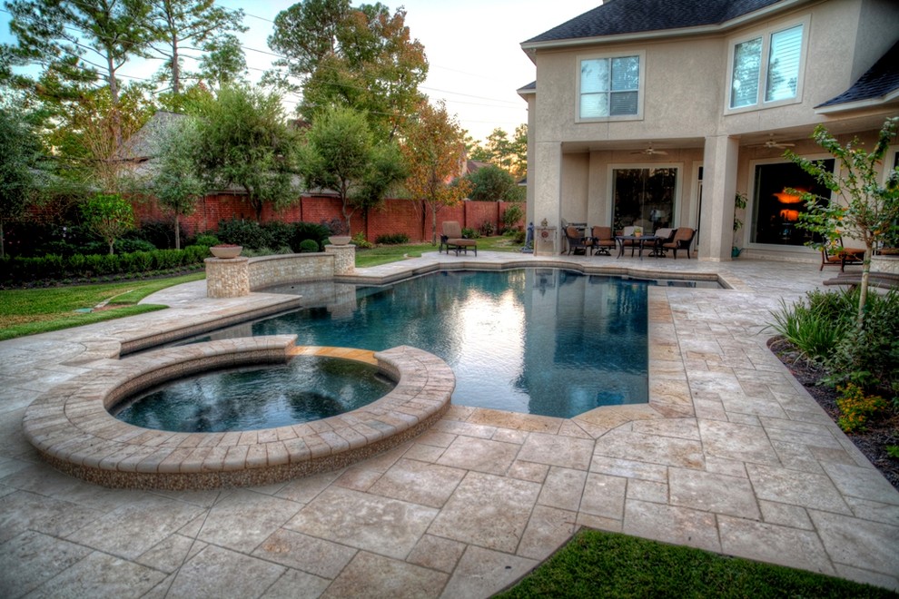 Inspiration for a contemporary pool in Houston.