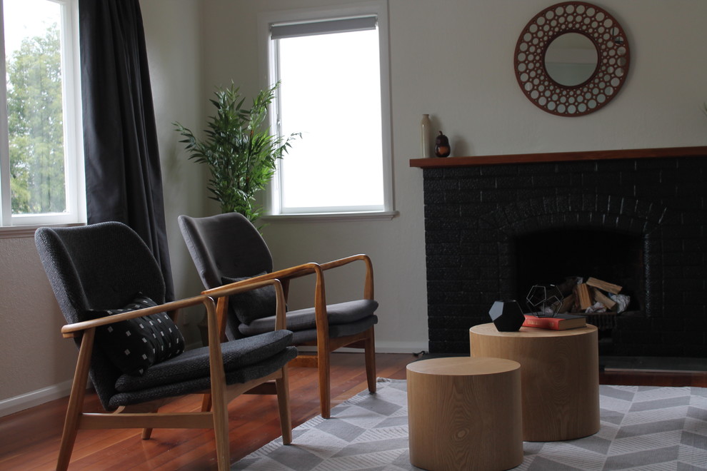 Traditional living room in Auckland.
