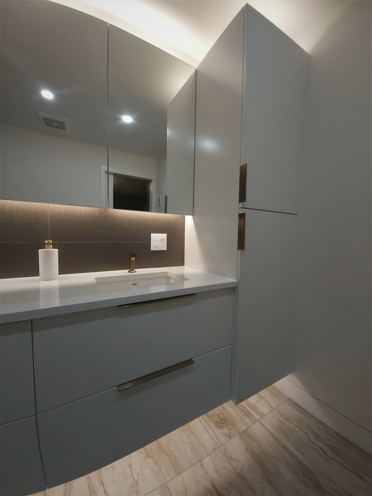 Barrhaven Modern Ensuite Bathroom
