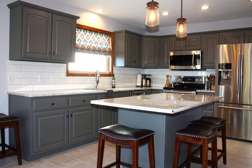 Home design - transitional home design idea in Chicago