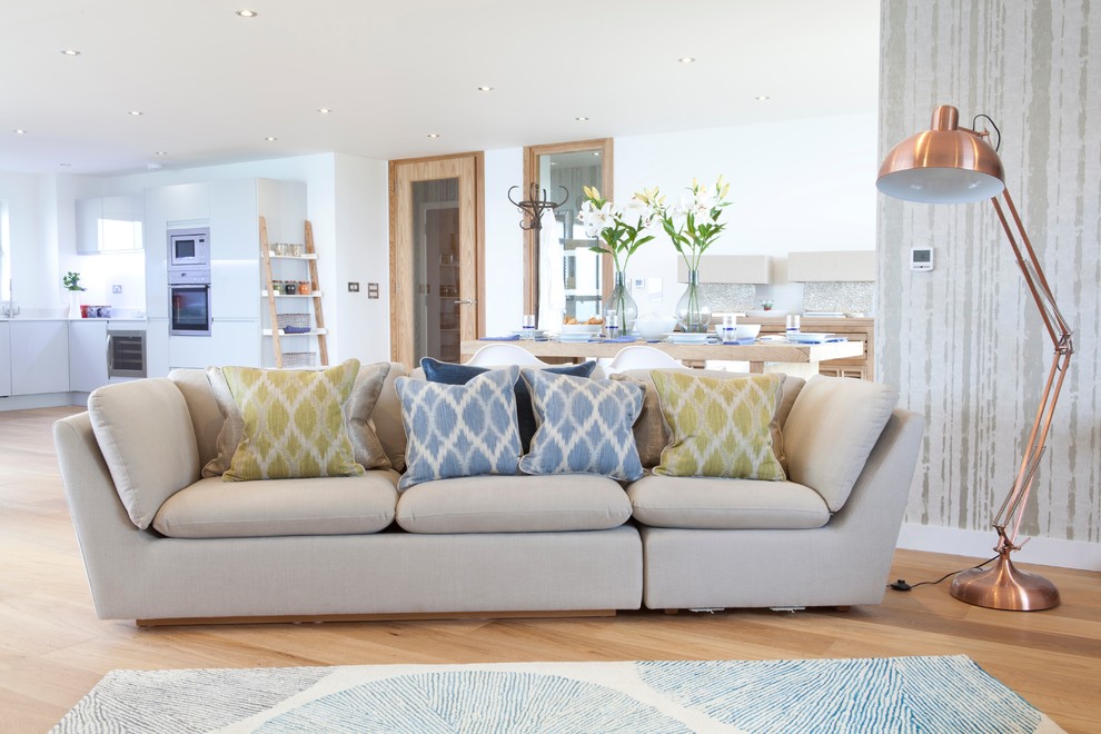 This is an example of a contemporary living room in Cornwall.