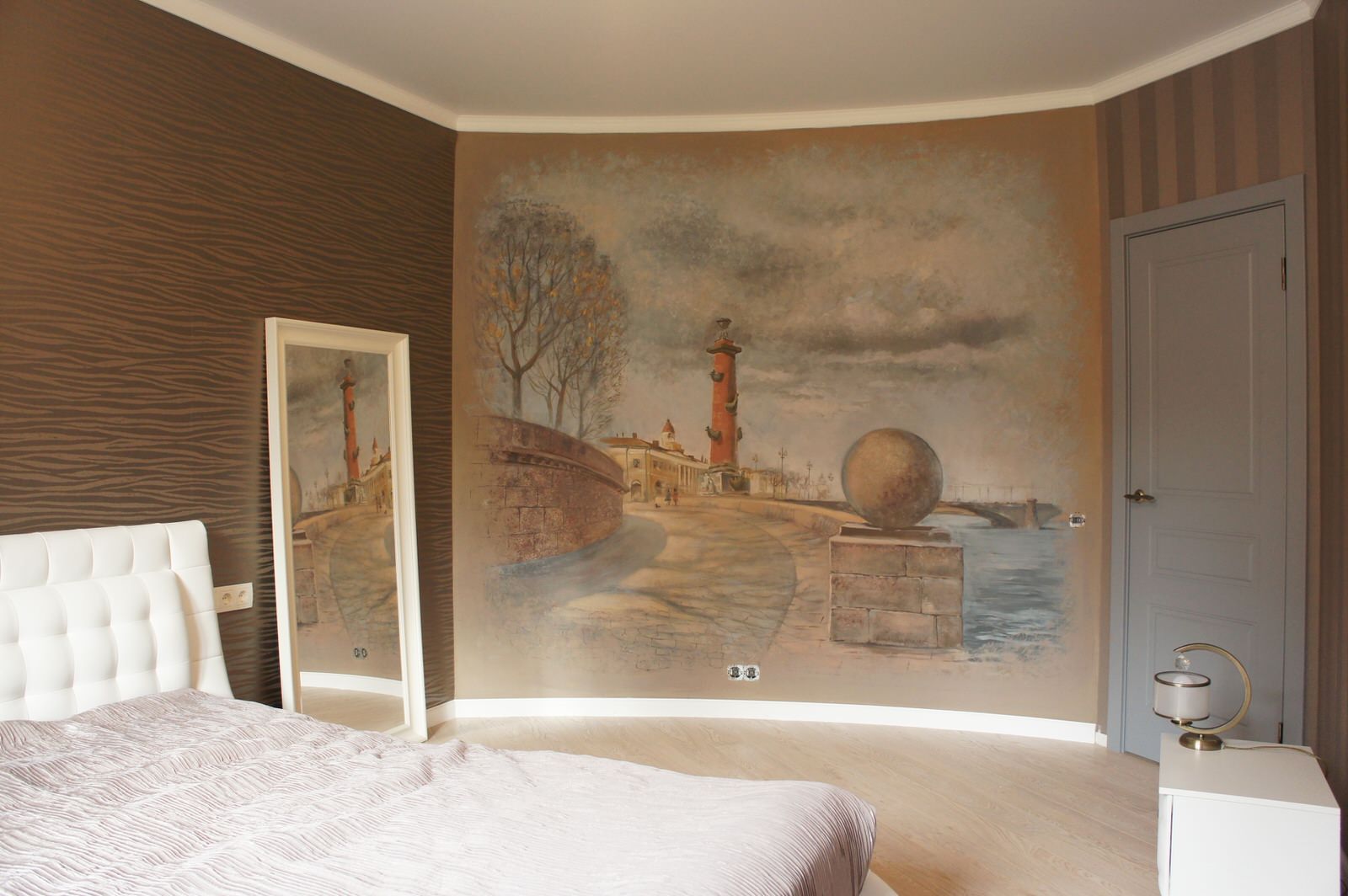 Роспись спальни РОСТРАЛЬНАЯ КОЛОННА