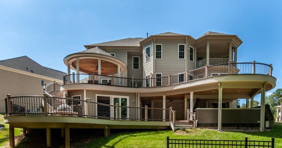 Curvilinear Deck and Outdoor Living