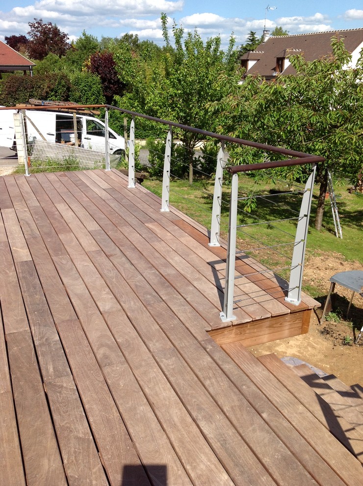 This is an example of a transitional deck in Paris.