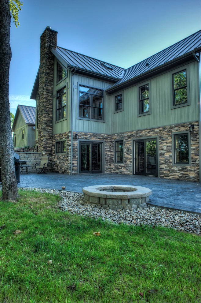 Home design - rustic home design idea in Cleveland