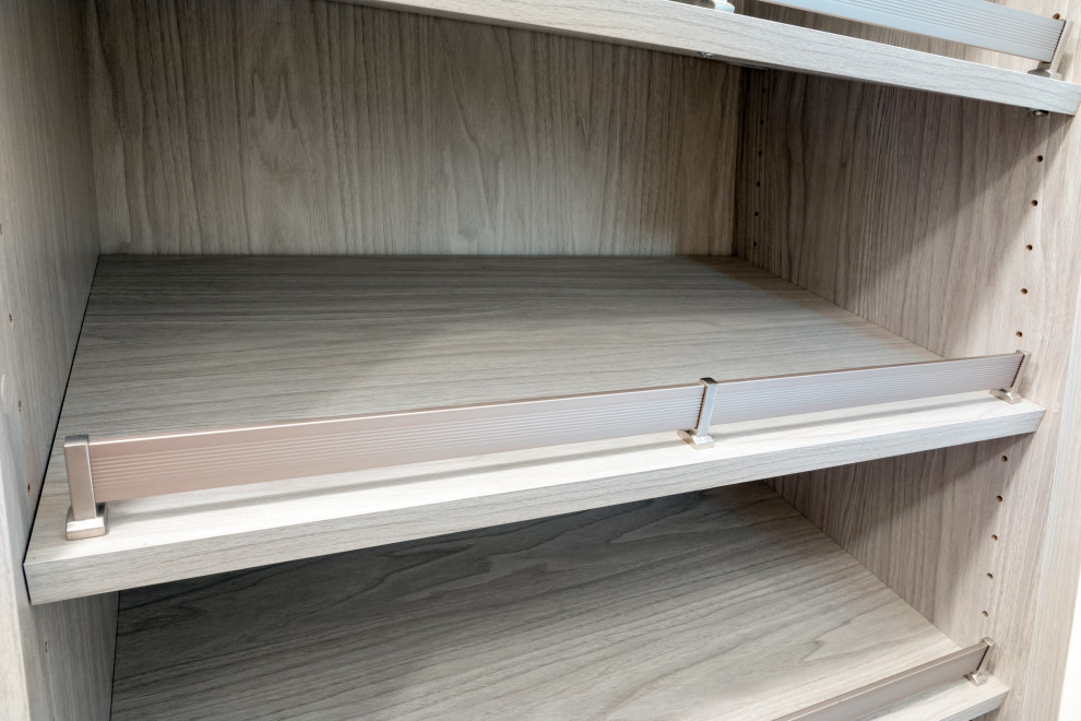 Home design - transitional home design idea in Chicago