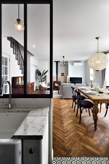 本物にこだわり抜いたフリーデザインの家 classique-chic-salle-a-manger