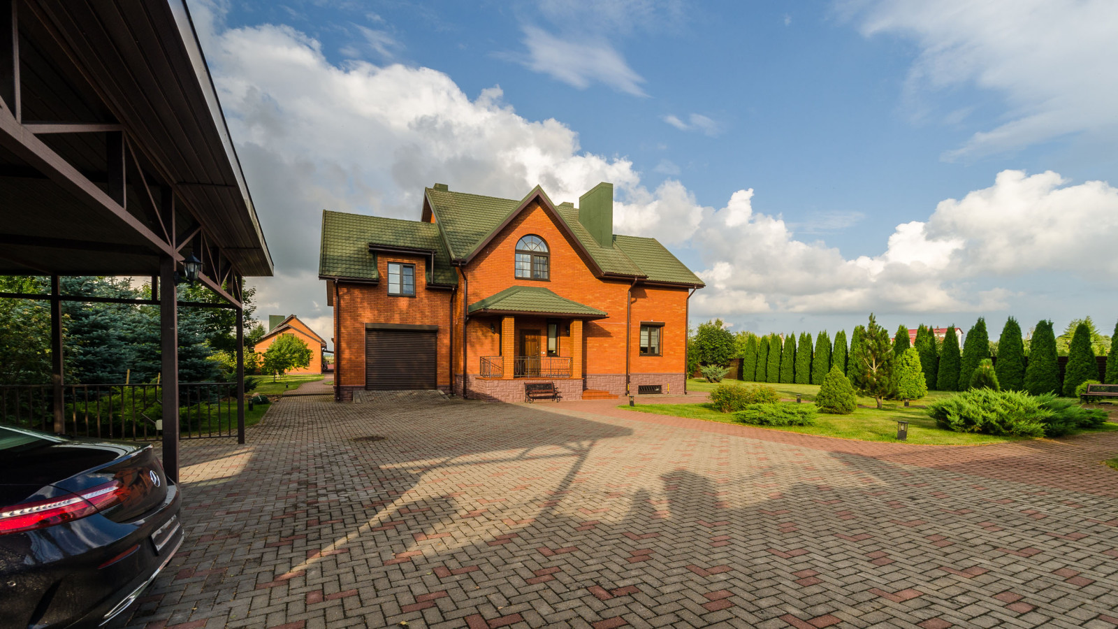 ОЧЕНЬ БОЛЬШОЙ- ШИКАРНЫЙ КОТТЕДЖ! В живописном месте, на берегу реки!